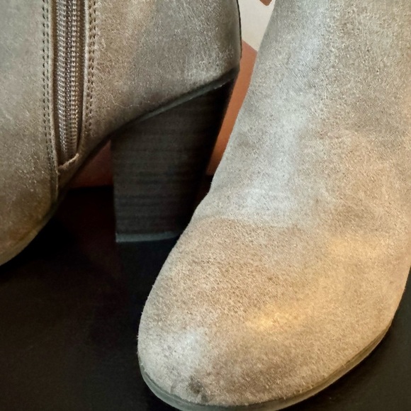 Fergalicious Women's Tan Ankle Boots - Picture 3 of 7